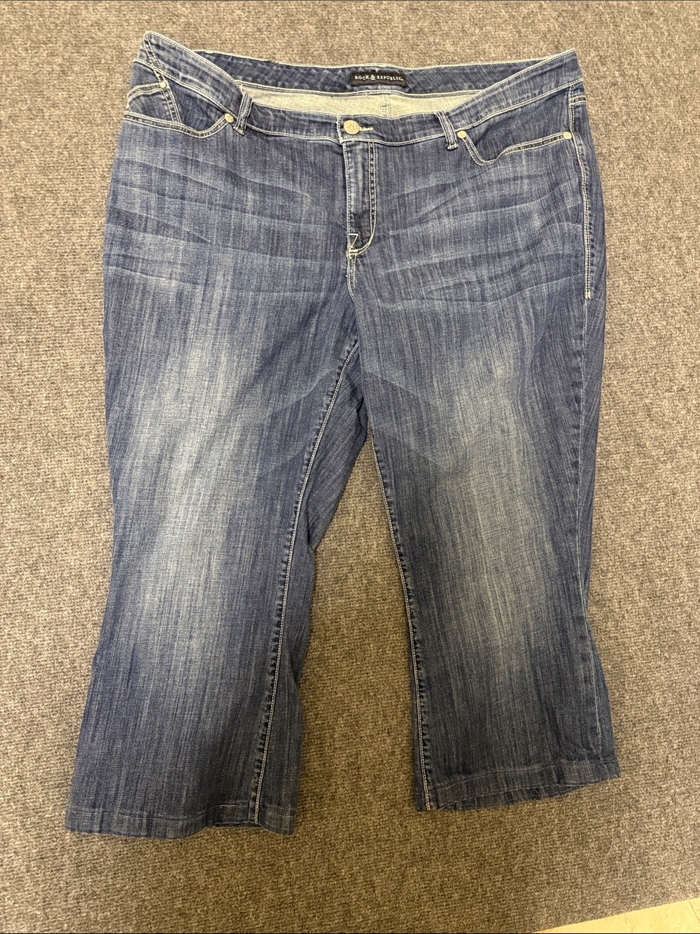 Rock & Republic Washed Blue Cropped Jeans